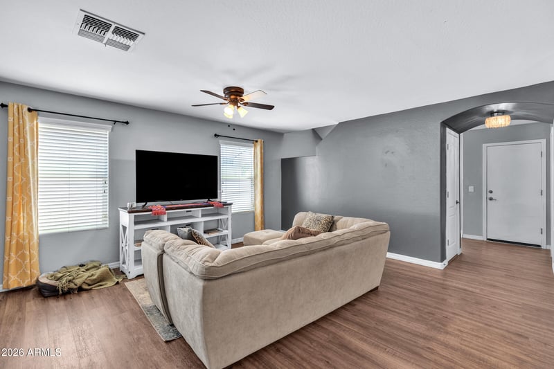 907 Henry Ln, Gilbert, AZ 85296