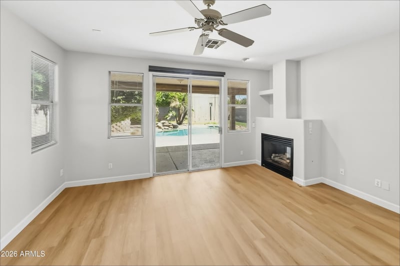 907 S Roanoke St, Gilbert, AZ 85296