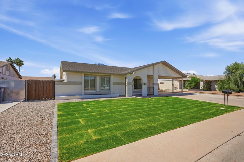 907 Straford Dr, Chandler, AZ 85225
