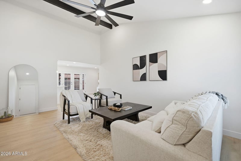 907 Straford Dr, Chandler, AZ 85225