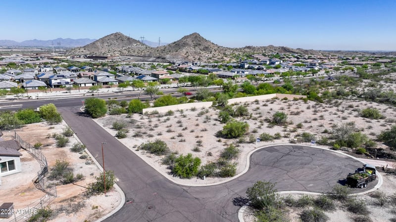 9071 Krista Dr #1, Goodyear, AZ 85338