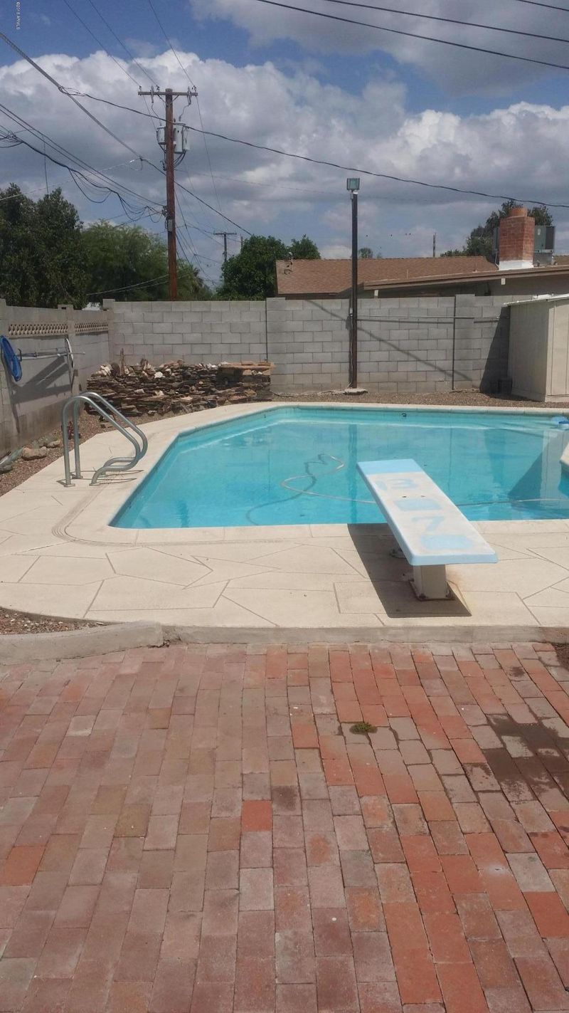 908 E Cavalier Dr E, Phoenix, AZ 85014