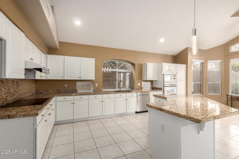 908 Mountain Sage Dr, Phoenix, AZ 85048