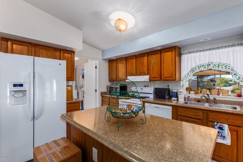 908 S 96th St, Mesa, AZ 85208