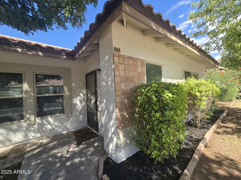 908 Vaughn Ave, Gilbert, AZ 85234