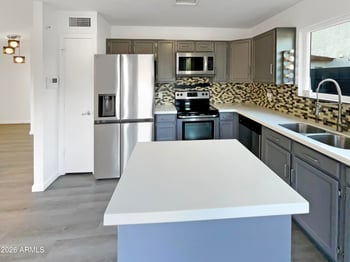 908 Wahalla Ln, Phoenix, AZ 85024