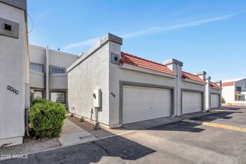 9084 47th Ln, Glendale, AZ 85302