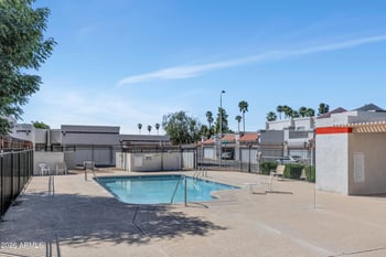 9084 47th Ln, Glendale, AZ 85302