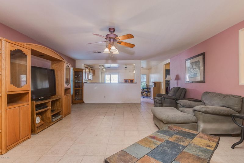 9085 N 115th Dr, Youngtown, AZ 85363