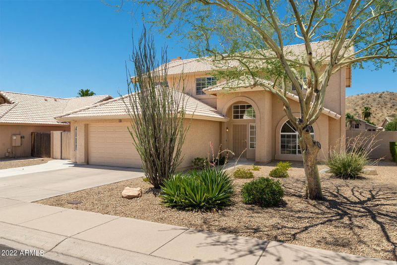 909 E Verbena Dr, Phoenix, AZ 85048