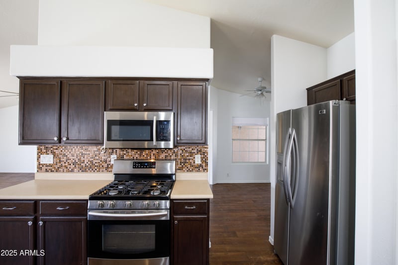 909 Harwell Rd, Phoenix, AZ 85042