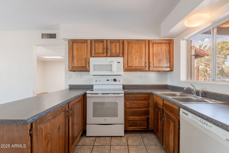 909 Isabella Ave, Mesa, AZ 85210