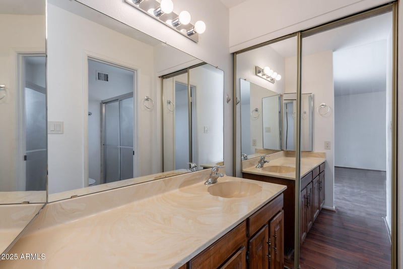909 Isabella Ave, Mesa, AZ 85210