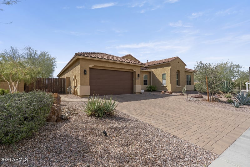 909 W Spur Dr, Phoenix, AZ 85085