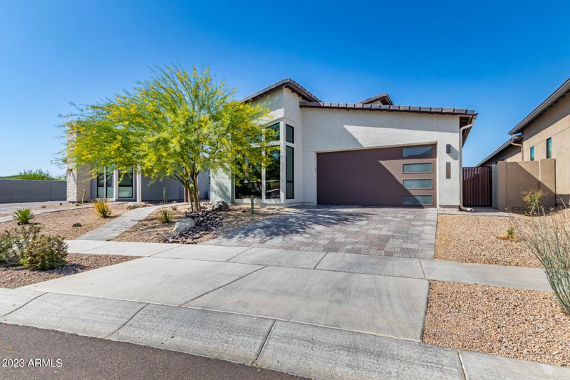 910 E Paseo Way, Phoenix, AZ 85042