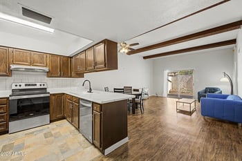 910 Center St #16, Mesa, AZ 85201