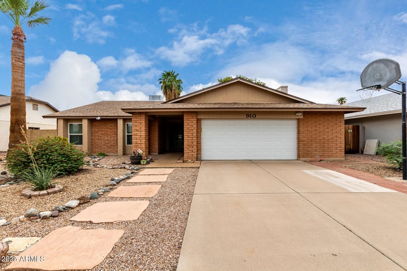 910 Plata Ave, Mesa, AZ 85210