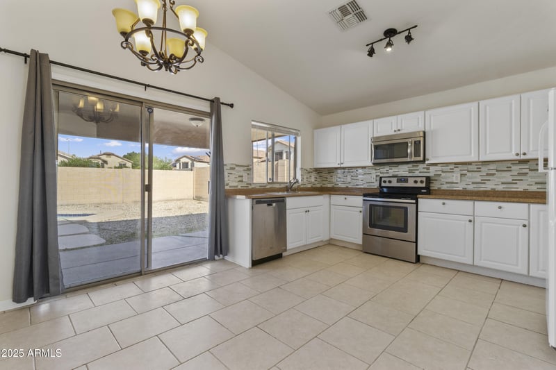 910 Potter Dr, Phoenix, AZ 85024