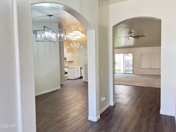 910 Paradise Dr, Gilbert, AZ 85233