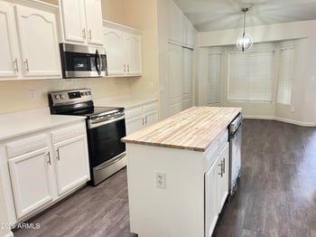 910 Paradise Dr, Gilbert, AZ 85233