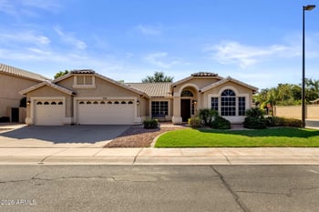 910 S Paradise Dr, Gilbert, AZ 85233