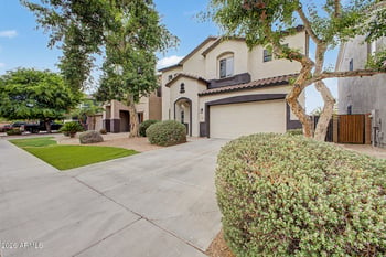 910 Saguaro Ln, San Tan Valley, AZ 85143