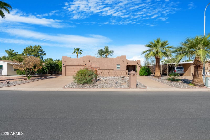 9102 Lakeview Dr, Sun Lakes, AZ 85248