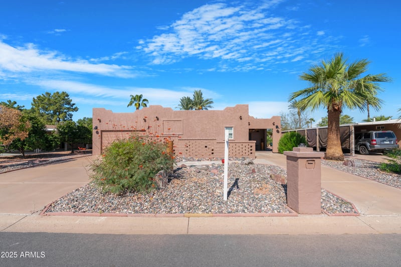 9102 Lakeview Dr, Sun Lakes, AZ 85248