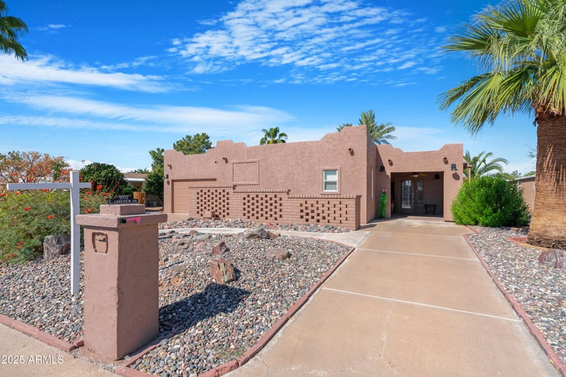 9102 Lakeview Dr, Sun Lakes, AZ 85248
