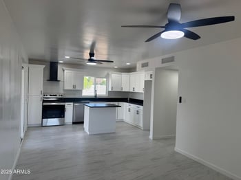 9103 44th Ave, Glendale, AZ 85302