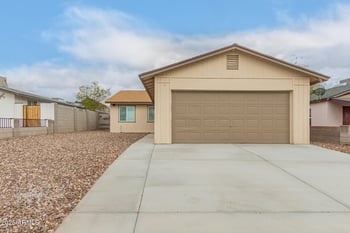 9105 13th St, Phoenix, AZ 85020