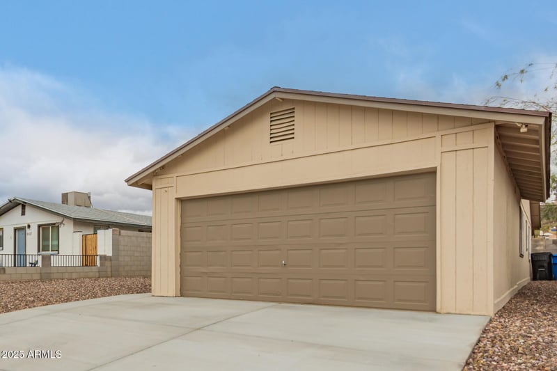 9105 13th St, Phoenix, AZ 85020