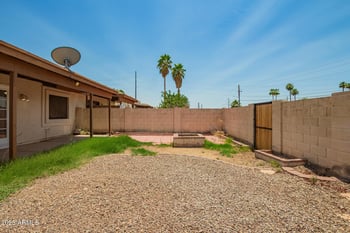 9106 68th Ln, Peoria, AZ 85345