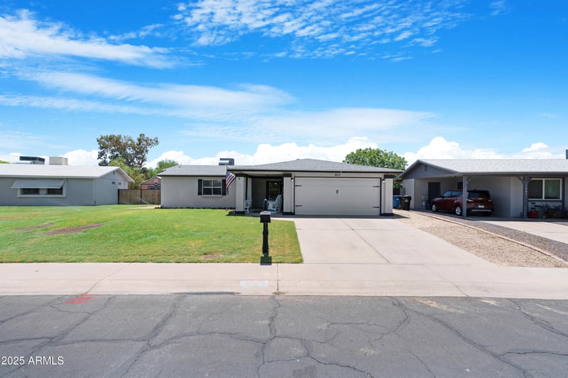 911 Campo Bello Dr, Phoenix, AZ 85023