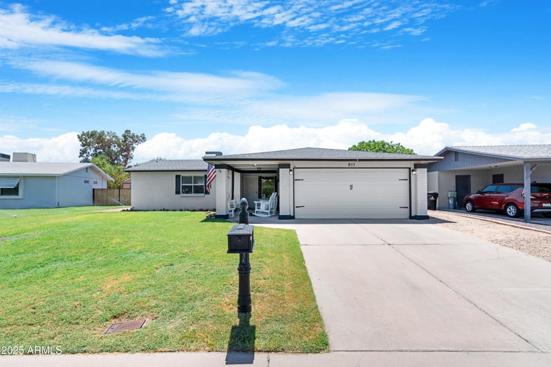 911 Campo Bello Dr, Phoenix, AZ 85023