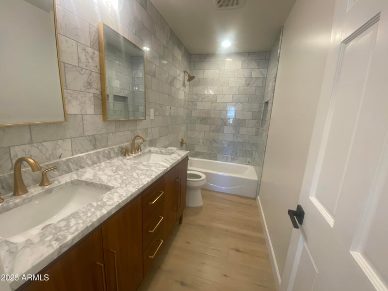 911 Verde Ln, Phoenix, AZ 85013