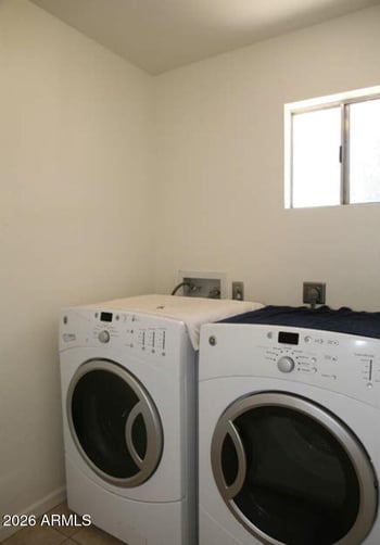 911 Colgate Dr, Tempe, AZ 85283