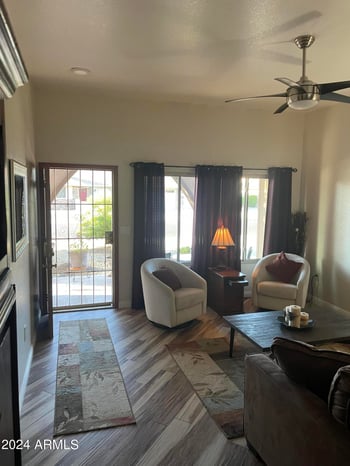 9110 Long Hills Dr, Sun City, AZ 85351