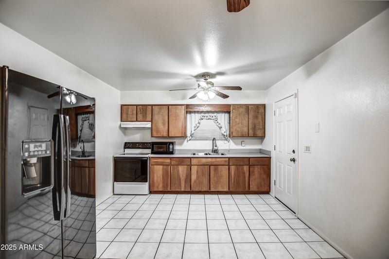 9111 Crescent Ave, Mesa, AZ 85208