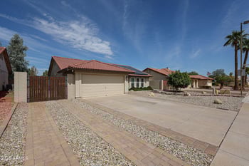 9114 Maui Ln, Peoria, AZ 85381