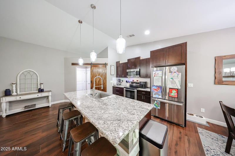 9114 Maui Ln, Peoria, AZ 85381