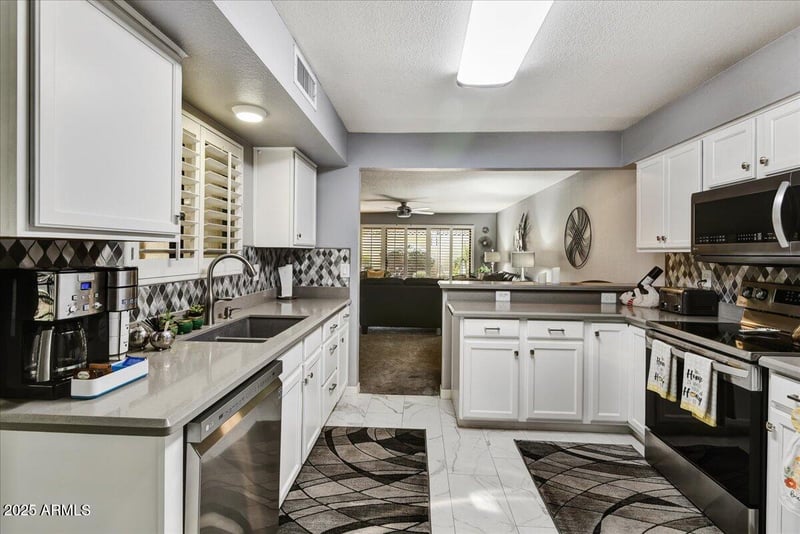 9115 Kimberly Way, Peoria, AZ 85382