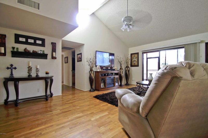 9117 E Gelding Dr, Scottsdale, AZ 85260