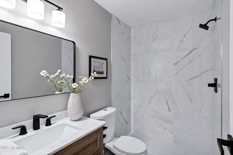 9118 68th Ln, Peoria, AZ 85345