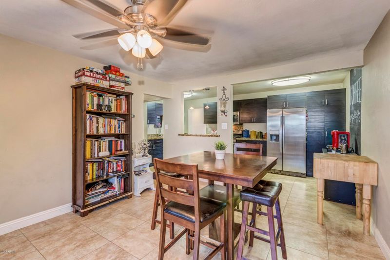 912 E El Caminito Dr, Phoenix, AZ 85020