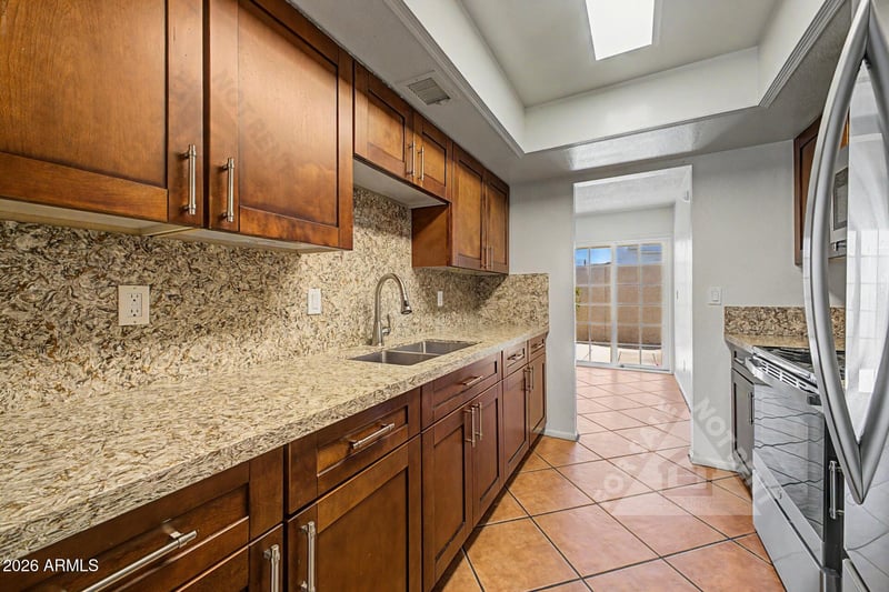 912 E Villa Rita Dr, Phoenix, AZ 85022