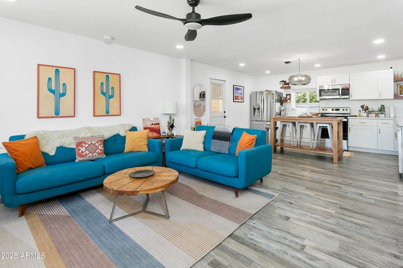912 Orchid Ln, Phoenix, AZ 85020