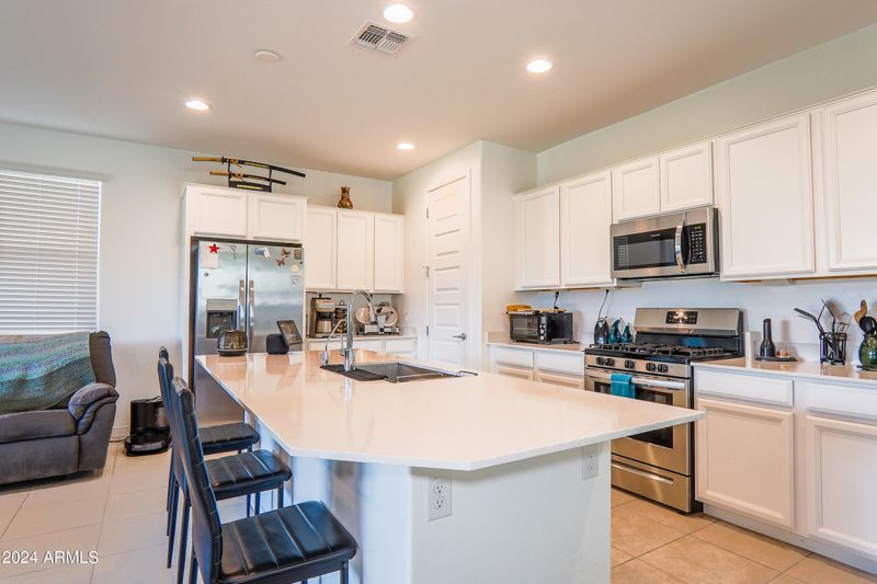 9121 W Montecito Ave, Phoenix, AZ 85037