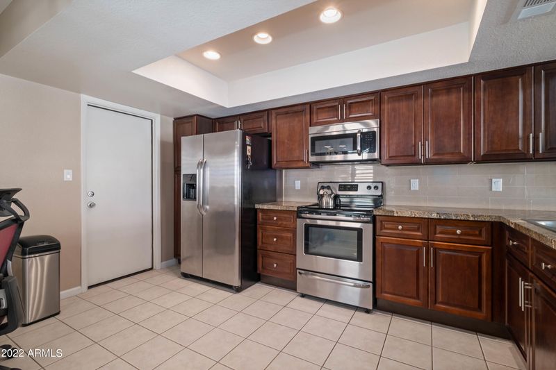 9128 E Winchcomb Dr, Scottsdale, AZ 85260