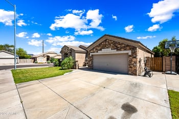 9129 Yukon Dr, Peoria, AZ 85382